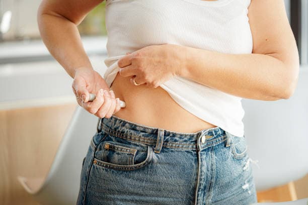 Ozempic (Semaglutide) vs Tirzepatide – Which Weight-Loss Shot Works Best? - Health article